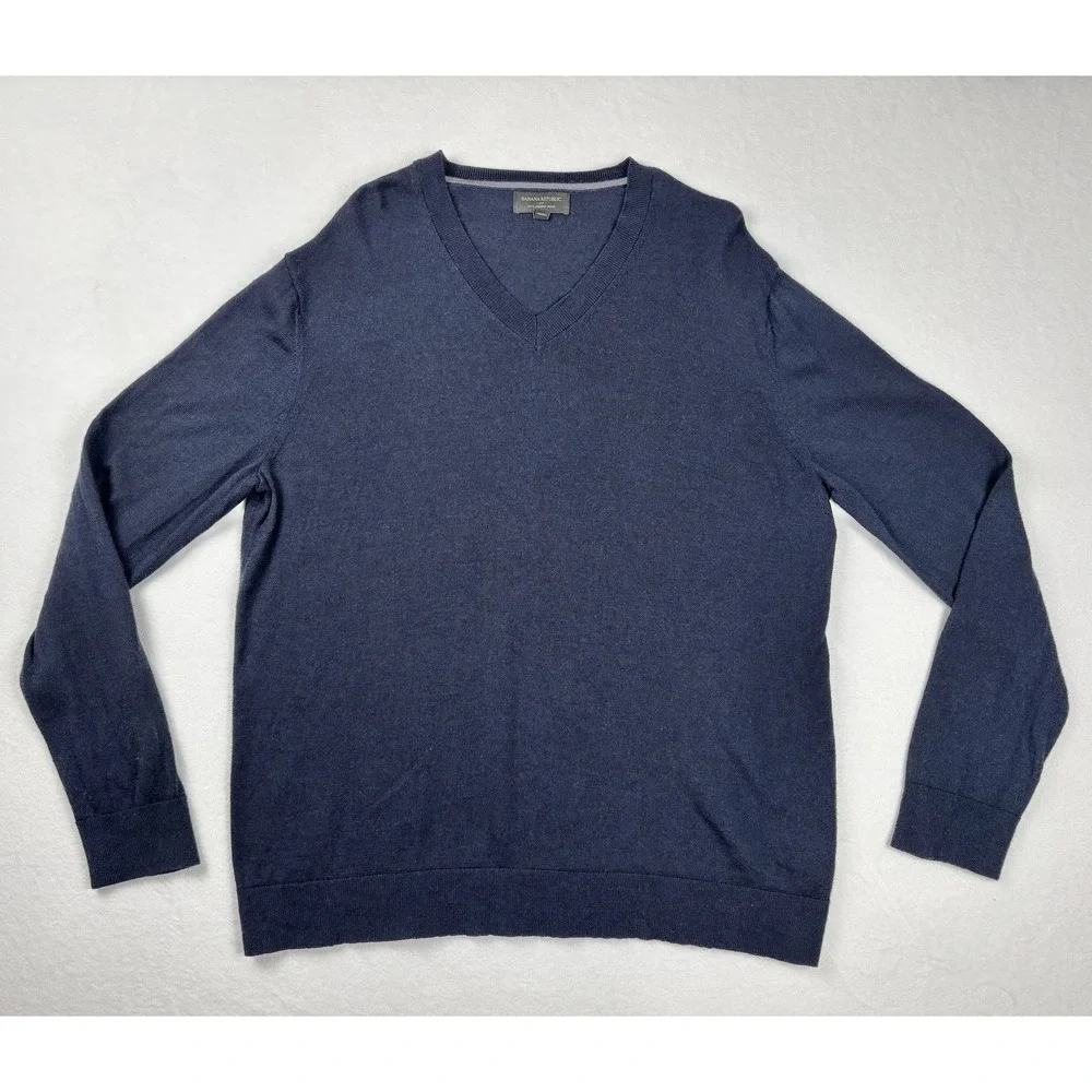 Banana‎ Republic 100% Merino Wool V-Neck Sweater Navy Blue Size L